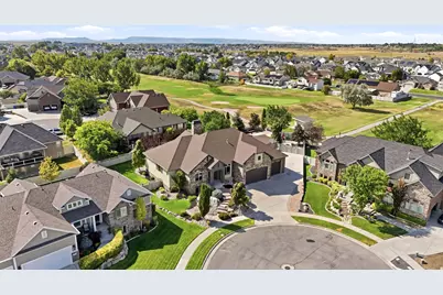 1084 E Loch Lomond Cir, Syracuse, UT 84075 - Photo 53