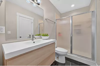 1084 E Loch Lomond Cir, Syracuse, UT 84075 - Photo 35