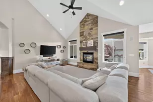 1084 Loch Lomond Cir, Syracuse, UT 84075 - Photo 7