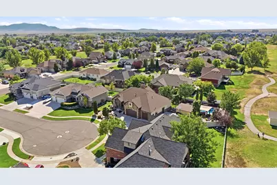1084 E Loch Lomond Cir, Syracuse, UT 84075 - Photo 57