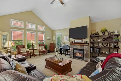 10254 S Crow Wing Dr, South Jordan, UT 84009 - Photo 9