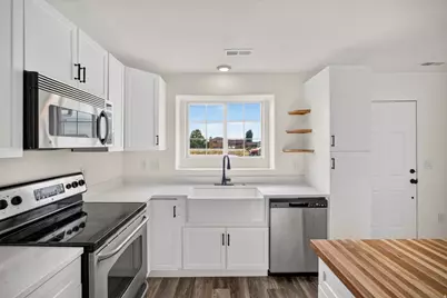 5084 S 3500 W, Roy, UT 84067 - Photo 7