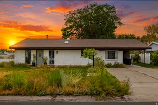 10368 S Crocus St, Sandy, UT 84094 - Photo 1