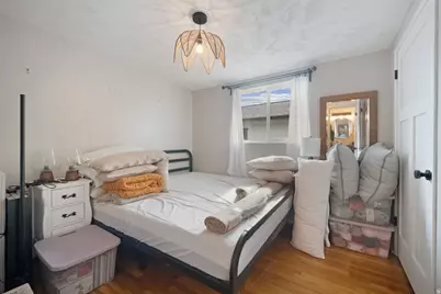 10368 S Crocus St, Sandy, UT 84094 - Photo 15