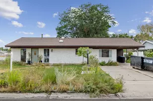 10368 S Crocus St, Sandy, UT 84094 - Photo 3