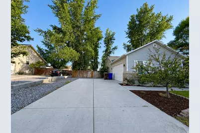 1320 E Raptor Rd, Eagle Mountain, UT 84005 - Photo 23