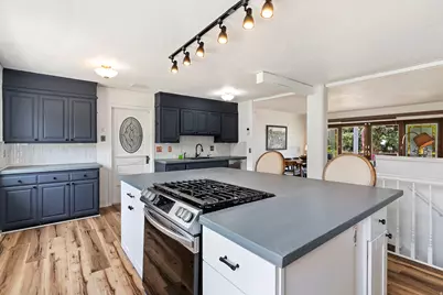 2315 E Creek Rd, Sandy, UT 84093 - Photo 9