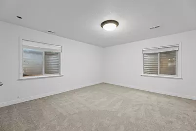 405 N 2975 W, Layton, UT 84041 - Photo 47