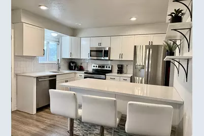 284 N 500 W, Clearfield, UT 84015 - Photo 11