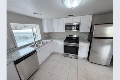 241 N 7th St E, Tooele, UT 84074 - Photo 9