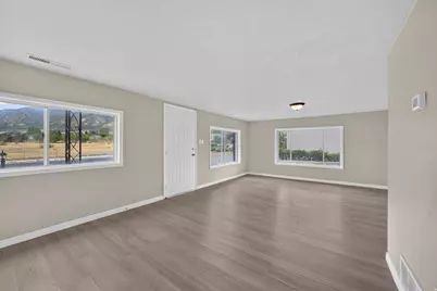 241 N 7th St E, Tooele, UT 84074 - Photo 43