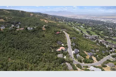 2461 S Maple Hills Dr E #24, Bountiful, UT 84010 - Photo 3