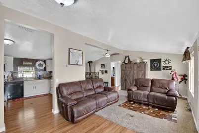 265 S 400 E, Mayfield, UT 84643 - Photo 9