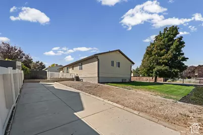 4627 S Solano Cir W, West Valley, UT 84120 - Photo 3