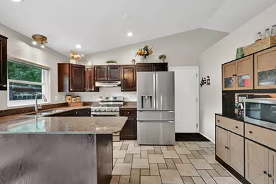 2425 E View Dr, South Weber, UT 84405 - Photo 7