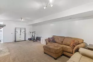 5677 S Aspen Ct E, South Ogden, UT 84403 - Photo 15