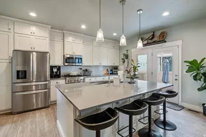 2052 W Phillips St, Kaysville, UT 84037 - Photo 13