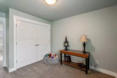 2052 W Phillips St, Kaysville, UT 84037 - Photo 27