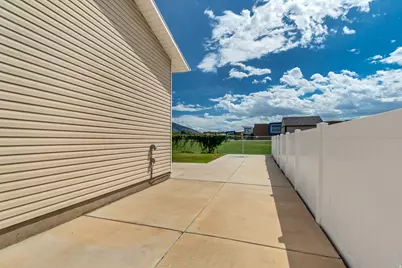 1102 E Sleepy Hollow Ln S, Sandy, UT 84094 - Photo 31