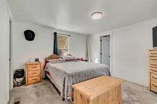 7571 S Blisswood Dr, Midvale, UT 84047 - Photo 9
