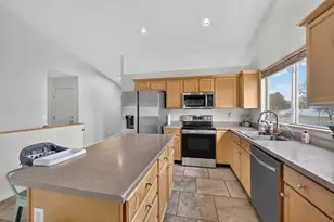 2932 S Fetzer Dr, Magna, UT 84044 - Photo 5