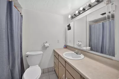 2932 S Fetzer Dr, Magna, UT 84044 - Photo 11