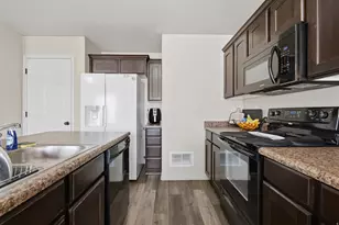 2444 S Andover St, West Haven, UT 84401 - Photo 7