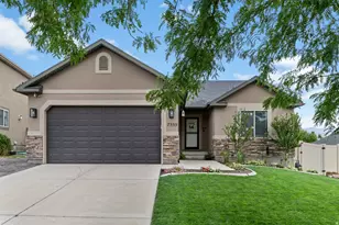 7555 N Pinecone Rd, Eagle Mountain, UT 84005 - Photo 1