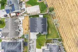 614 W Regent Garden Ln, Bluffdale, UT 84065 - Photo 43