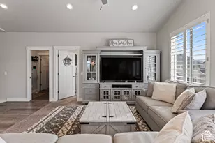 614 W Regent Garden Ln, Bluffdale, UT 84065 - Photo 7