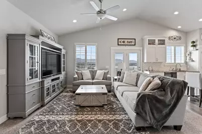 614 W Regent Garden Ln, Bluffdale, UT 84065 - Photo 5
