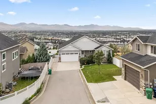 614 W Regent Garden Ln, Bluffdale, UT 84065 - Photo 41