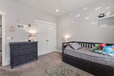 614 W Regent Garden Ln, Bluffdale, UT 84065 - Photo 17