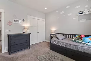 614 W Regent Garden Ln, Bluffdale, UT 84065 - Photo 17