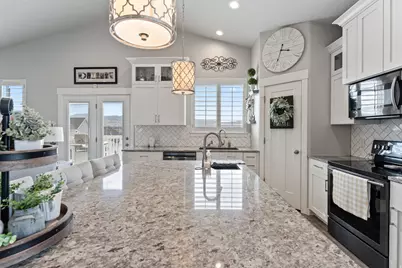 614 W Regent Garden Ln, Bluffdale, UT 84065 - Photo 9