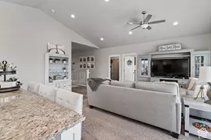 614 W Regent Garden Ln, Bluffdale, UT 84065 - Photo 9