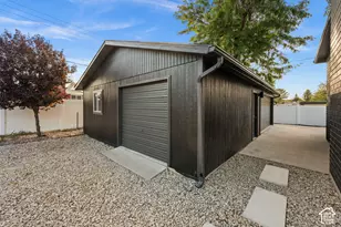 1708 E Spring Ln Ln S, Holladay, UT 84117 - Photo 33