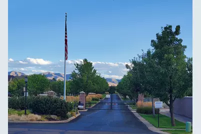 585 E Coach Ln, Grantsville, UT 84029 - Photo 3
