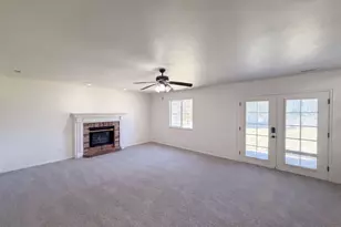 5569 S 3400 W, Roy, UT 84067 - Photo 19