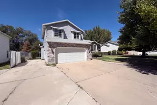 5569 S 3400 W, Roy, UT 84067 - Photo 23