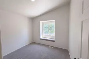 5569 S 3400 W, Roy, UT 84067 - Photo 9