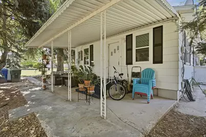 906 Grandview Dr, Ogden, UT 84403 - Photo 3