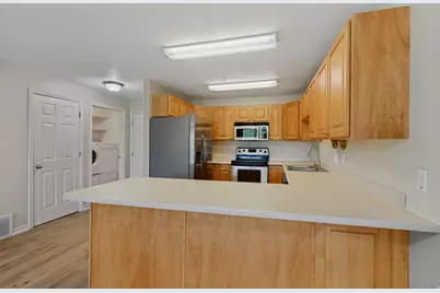 1245 E Privet Dr S #324, Cottonwood Heights, UT 84121 - Photo 7