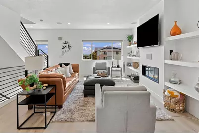 467 W 2200 N, Layton, UT 84041 - Photo 9