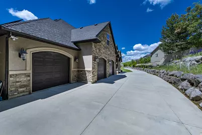 1776 S Temple Ct E, Bountiful, UT 84010 - Photo 3