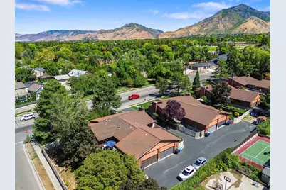 2424 E 4430 S, Holladay, UT 84124 - Photo 37