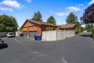 2424 E 4430 S, Holladay, UT 84124 - Photo 29