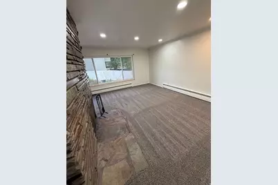 1870 E Cresthill S #UPSTR, Holladay, UT 84117 - Photo 5