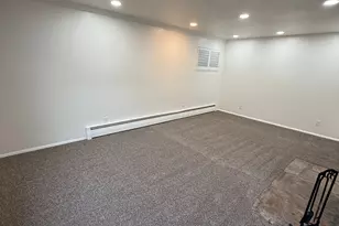 1870 E Cresthill S, Holladay, UT 84117 - Photo 9