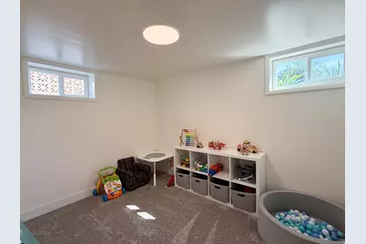 4629 S 200 W, Washington Terrace, UT 84405 - Photo 17